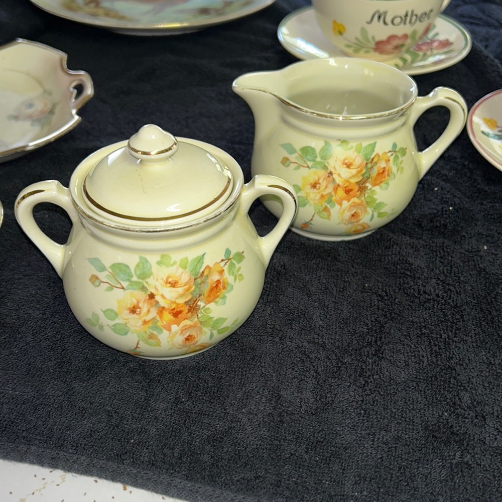 Hall’s superior quality kitchenware